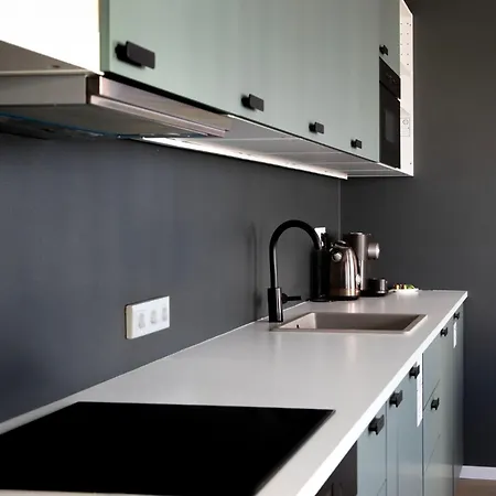 Skyline Flat Near Center By Richies Appartamento *