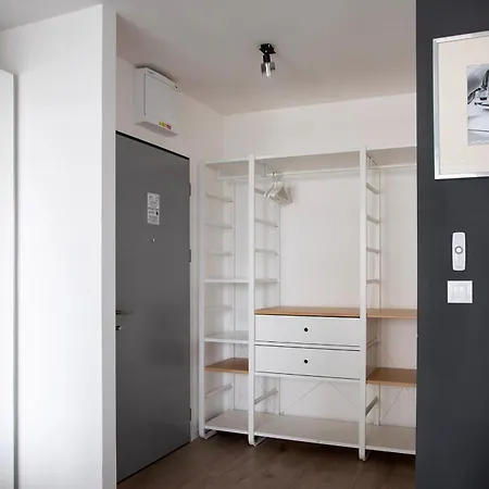Skyline Designer Flat, Ac & 24-7 Reception ברטיסלאבה