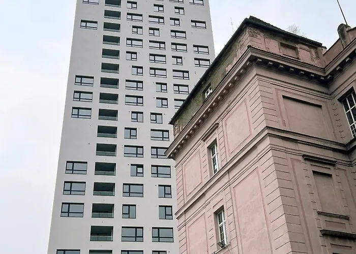 Skyline Designer Flat, Ac & 24-7 Reception Апартаменты *