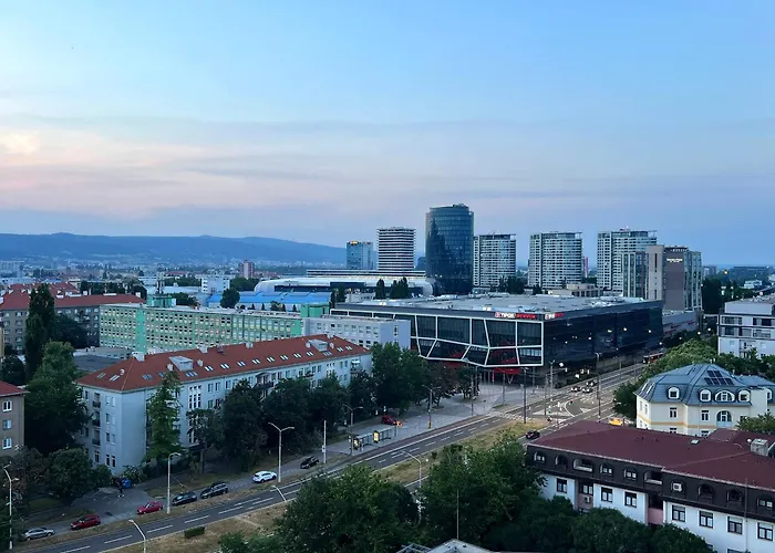 Апартаменты Skyline Designer Flat, Ac & 24-7 Reception Братислава