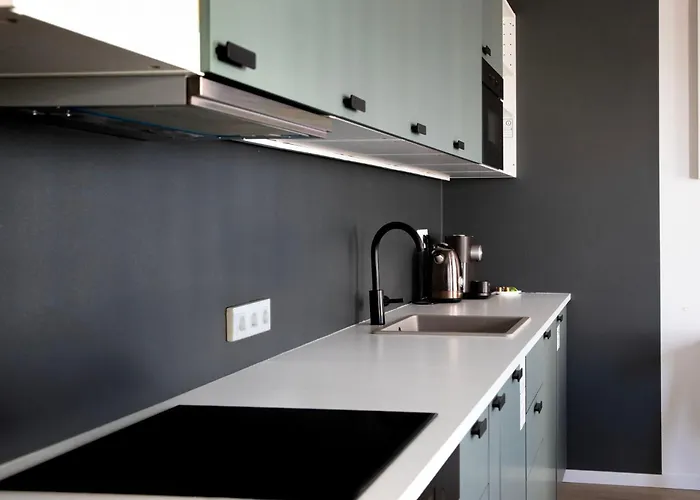 Skyline Designer Flat, Ac & 24-7 Reception Апартаменты *