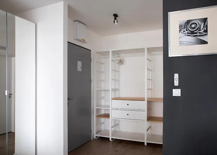 Skyline Designer Flat, Ac & 24-7 Reception Братислава