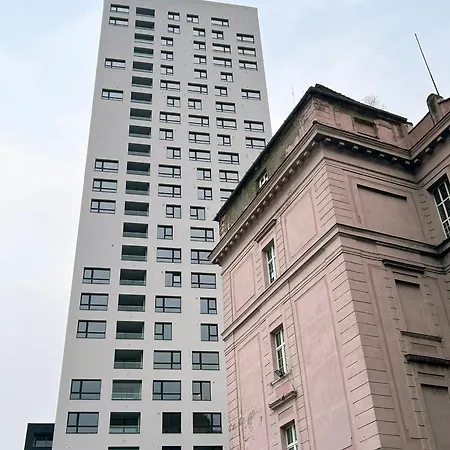 Skyline Designer Flat, Ac & 24-7 Reception Apartament *